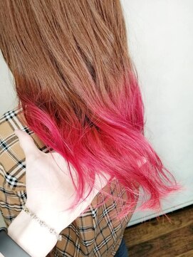 ベレッタ 枚方店(veretta.) 裾カラー/デザインカラー/ビビッドピンク/韓国ヘア/ハイトーン