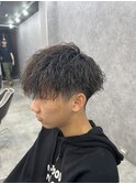 シャープな質感の【ツイストスパイラルパーマ】