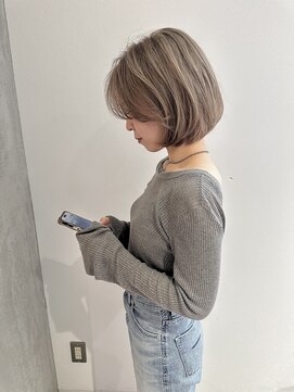 ヨーク(YOKE) YOKE フレンチボブ顔周りレイヤーミルクティーアッシュベージュ