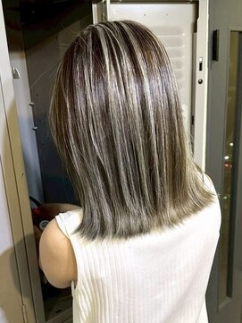 リリー シブヤ(Lilly shibuya) 【Lilly渋谷】#スジ感ハイライト#ハイライト#メッシュ#外国人風