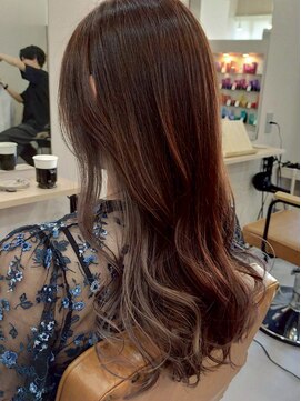 【六甲道 / 灘 / 永吉】艶髪×インナーカラー×イヤリング