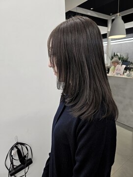 ゴットラトゥール(GOTTO LATOUR) レイヤーカット/アッシュ/ベージュ/オリーブ/ミディアム