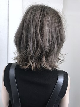 ヘアーデザイン シュシュ(hair design Chou Chou by Yone) ☆chou chou☆細めハイライト×グレージュ×切りっぱなしボブ♪