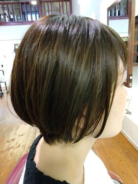 フラワーズビィーオーディー(FLOWERS BOD) メリハリショートカット