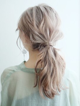 アイティー バイ アルバム 中野店(IT by ALBUM) ミルクティーポニーテール_ハイライトカラー_ba296301