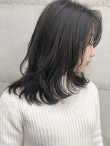 フォンズ(FONS)&nbsp;大人ミディアム　くびれレイヤー　ダークグレージュ