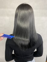 アドラ(ADLLA) 圧倒的艶髪イルミナカラー × 髪質改善ULTOWA