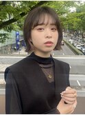 外ハネショートボブ×イヤリングカラー