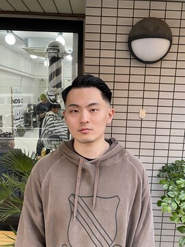 ウェルネス(Wellness) サイドパート　スキンフェード