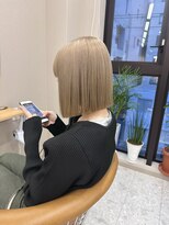 シカ 神戸三宮元町店(Cica)&nbsp;ハイトーン ブリーチ ボブ ミルクティー 三宮