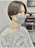 小顔ボブヘアブラウンベージュ切りっぱなしボブ