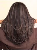 ハイライト白髪ぼかしダブルカラーインナーカラーショートボブ