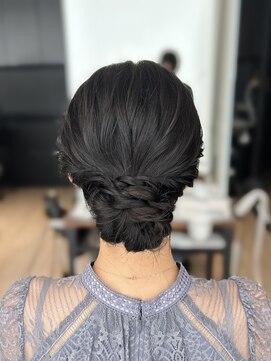 アフロート トウキョウ(AFLOAT TOKYO) 【高木美緒】モコモコシニオンアレンジ