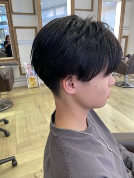 コワファースト 大分(COIFF1RST) ビジネスブラック/刈り上げマッシュ