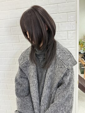 ナジック(749) ウルフカット×ブリーなしグレージュカラー