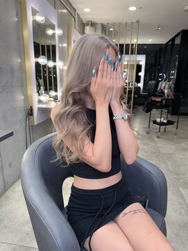 ノエ 心斎橋(Noe) ホワイトシルバー/大阪/心斎橋/南船場