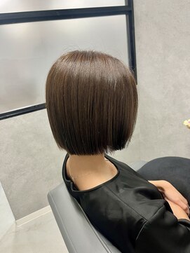 リジー 京橋(LYZY) ミニボブ×オリーブベージュ