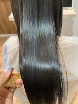 アズール 草加(azule)&nbsp;髪質改善カラー アッシュブラック　ツヤ髪スタイル