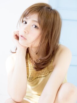 エイチバイシオミエイチ 神戸三宮(H by shiomi H) [shiomi H]斜めバング×ニュアンスレイヤーミディ