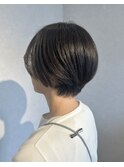 丸みのあるシルエットが美しい、大人ショートスタイル