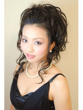 ブリエ(briller) 後れ毛あり カールアップ