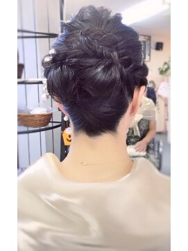 ボイス(Voice) ★ウエイトやや高め＆すっきり華やかヘアアレンジ★