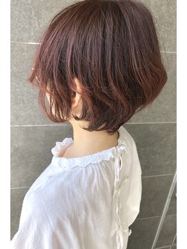 アルモ ヘア フア 東静岡(ALMO hair HUA) ピンク　ショートボブ　くびれ　耳かけショート