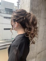 ボリュームアップポニーテール