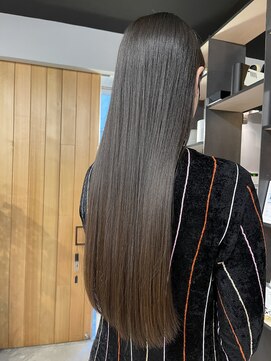 シュウ(SHU) 大人艶々ロングスタイル♪♪