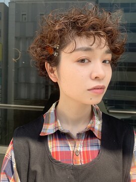 イトシテ マッシュショート×波巻きパーマ【ジントモヒト】