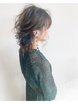 ニド(2do)&nbsp;結婚式お呼ばれダウンお団子アレンジ