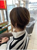 ステップボーンカットカットボブショートハイライト白髪ぼかし
