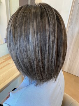 ワンワールドパルク(One World Parc) ハイライト×グレーカラー おいらせ20代30代40代