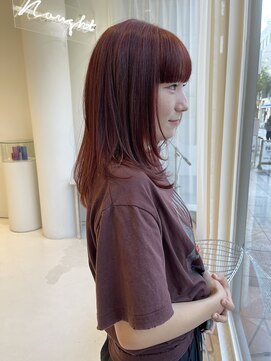 ハイブ 金沢(Hive) ブリーチ無しチェリーレッド大人ミディアムレイヤーカット