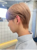 渋谷メンズブリーチカラーミルクティーベージュセンターパート