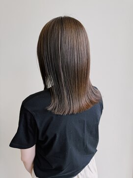 アヴァンセ サニー美容室 オリーブブラウン/透明感カラー/ミディアムヘア/ブリーチなし