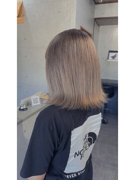 レーヴ(REVE) 外ハネミディ