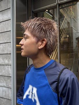 シー(si) ピンクベージュとスパイキー