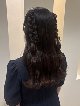 リング ヘアーハウス(ring Hair Haus) ハーフツイン×リボンアレンジ