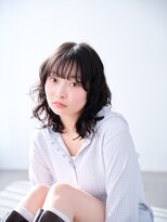 キネン バイ ツリー 宇都宮(kinen by tree)&nbsp;黒髪ミディアムウェーブダークアッシュのナチュラル動き