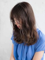 ルティア(Lutia) ゆるふわウェーブ 透明感 グレージュ