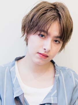 ピズム(PISM) ボーイッシュセンターパート/フォギーベージュ