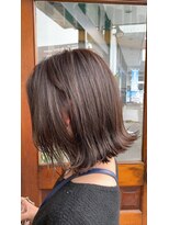 クルニエ(crenier)&nbsp;crenierで作るウォームアッシュのキレイめボブ●