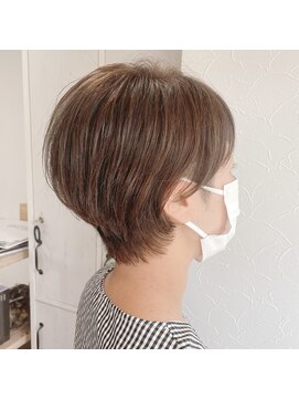 ハク(haku.) くびれショート　ツーブロ女子