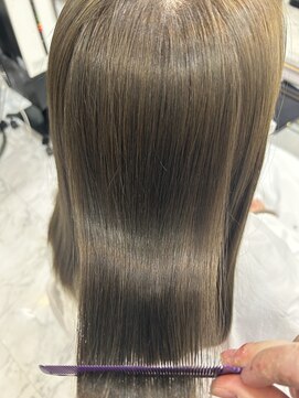 エスカーラ 表参道(THE ESCALA) ＠shino＿ne197/髪質改善トリートメント/カーキグレージュ