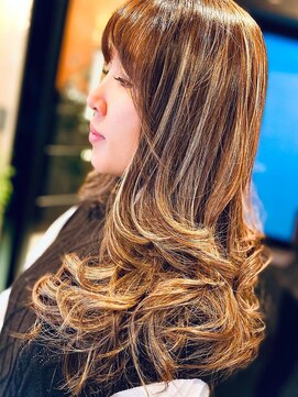 六本木美容室 西麻布店 ランダムカーリースタイル