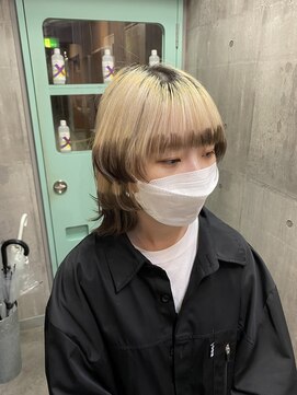 モイ(moy) エンドカラーウルフカットです