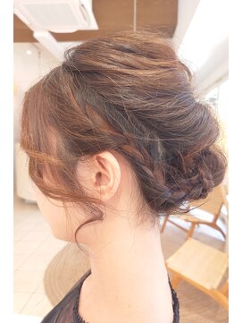 ブロッサム 若葉店(Blossom) クルリンパ編み込みアレンジ