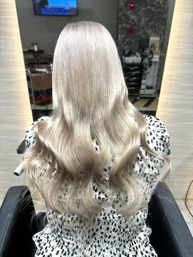 ラピス 大阪アメ村店(Lapis) 艶ホワイトベージュ