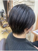透明感ブルーブラック大人可愛い小顔丸みショートボブ20代30代